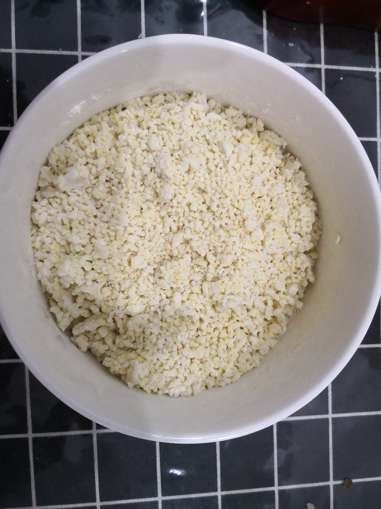 小米锅巴,小米和面粉，盐混合。