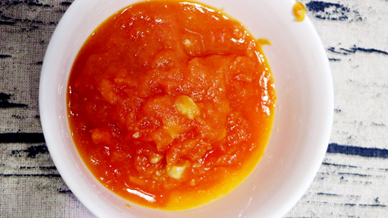 火山岩炒饭,一直到番茄变成稠稠的番茄汁盛出备用