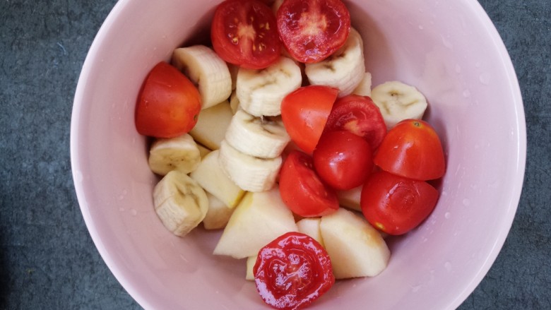 了不起的小番茄+小番茄水果捞,然后把所有食材放一个碗里