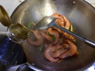 恨不能吮手指的好味➕茄汁油焖大虾,加入一勺味极鲜