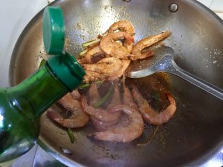 恨不能吮手指的好味➕茄汁油焖大虾,阿晨喜欢吃酸，所以还淋了一点米醋