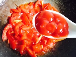 了不起的小番茄+番茄肥牛汤,然后加两勺番茄酱
