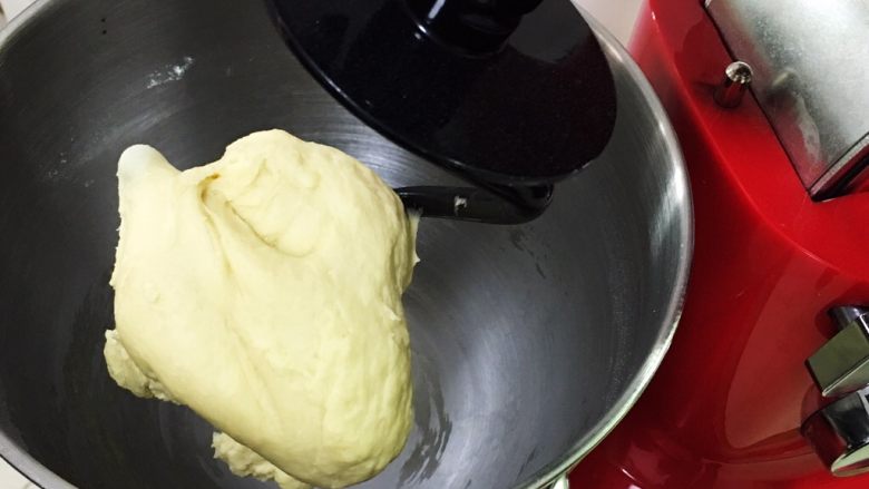 卡仕达吐司面包,搅拌10分钟的状态。