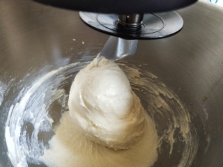 蘑菇头吐司+面包棍,2档搅打成团后转3档高速搅打