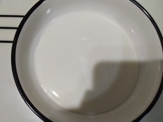 熊大🐻熊二~思慕雪碗,碗中放入酸奶。