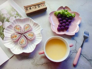 樱花寿司,美味的早餐……
