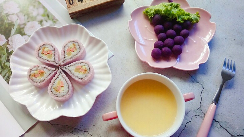 樱花寿司,美味的早餐……