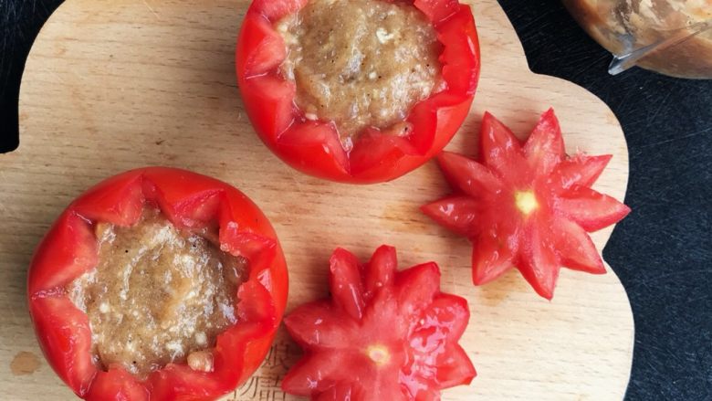 了不起的小番茄：烘烤番茄小鲜肉,这个配方大概可以做四到五个番茄盅