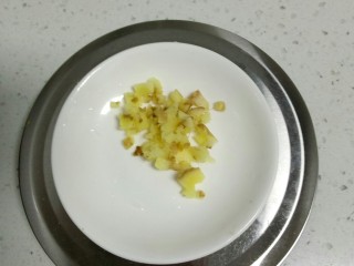 冬瓜🐷肝丸子虾米汤。,姜切姜米。