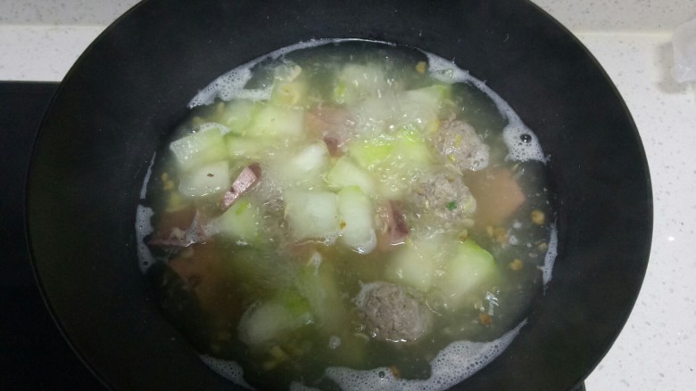 冬瓜🐷肝丸子虾米汤。,中火煮8分钟。