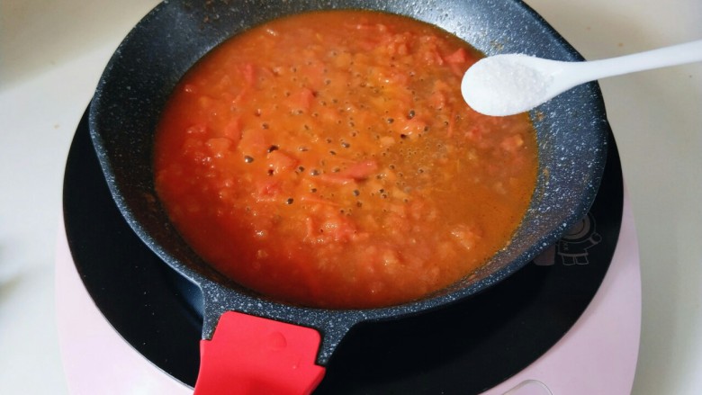 了不起的小番茄＋茄汁大虾,再加入盐。（盐的量根据个人口味放）