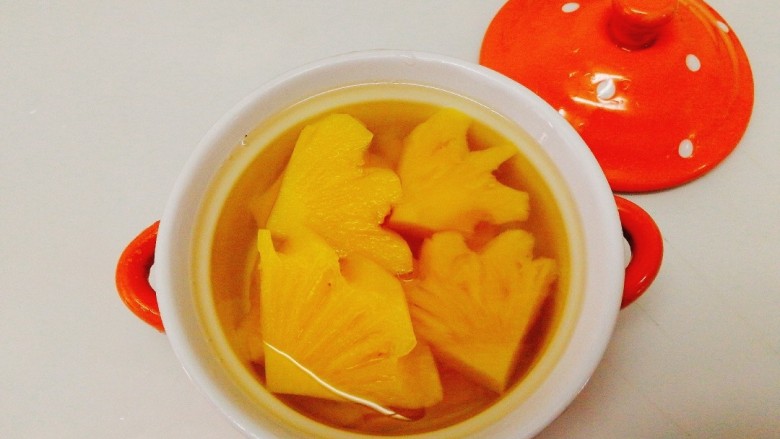 菠萝季----菠萝糖水,想吃时倒入碗里