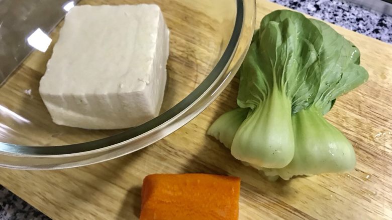 蔬菜豆腐饼,蔬菜准备好