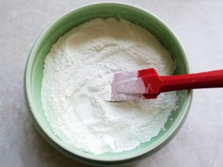 椰蓉豆沙糯米卷,然后搅拌均匀。