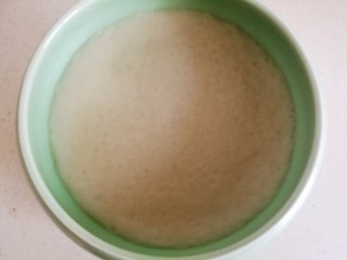 椰蓉豆沙糯米卷,取出后稍稍放凉。