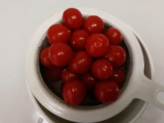 了不起的小番茄+蜜渍小番茄,捞出沥水