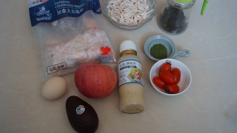 了不起的小番茄+鸡丝果蔬沙拉,准备好材料