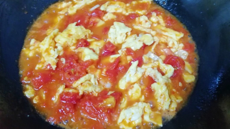 了不起的小番茄+番茄炒鸡蛋,翻炒均匀出锅。