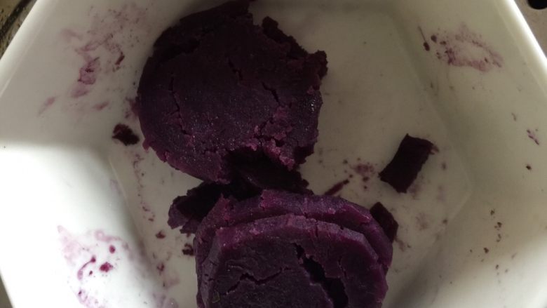 紫薯溶豆,紫薯蒸熟