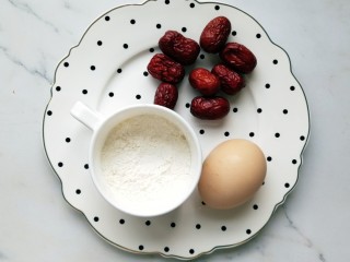 宝宝辅食—红枣鸡蛋饼,准备好食材