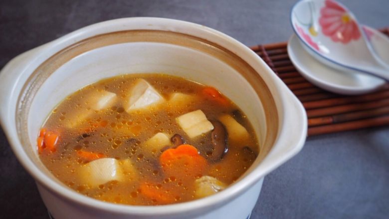 香菇豆腐汤,上桌。