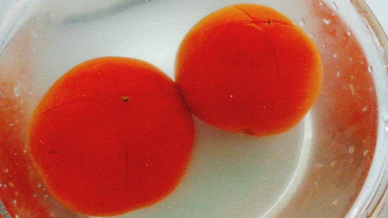 了不起的小番茄+番茄戚风蛋糕,在沸水里浸泡