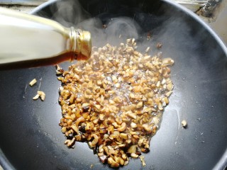 糯米烧麦（饺子皮版）,加点蚝油