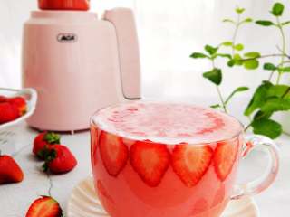 草莓酸奶杯,成品图。