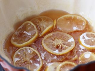柠檬蜜&柠檬冰红茶,待锅子冷却下来，砂糖也逐渐融化