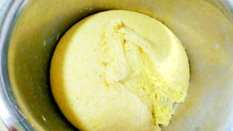 奶香玉米饼,发好的玉米面，是原先的两倍大即可