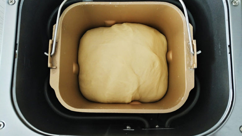 椰蓉手撕面包,面团发酵至1.5倍大