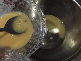 传统老婆饼,加两小勺蛋液