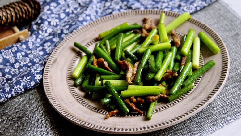 蒜苔炒肉