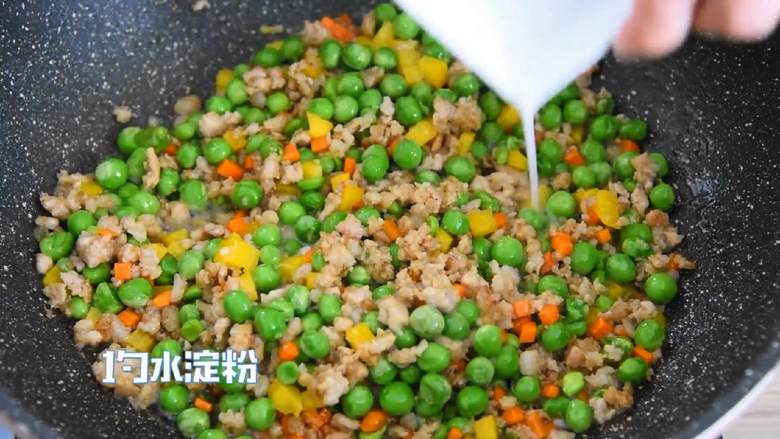 豌豆肉沫盖饭图片