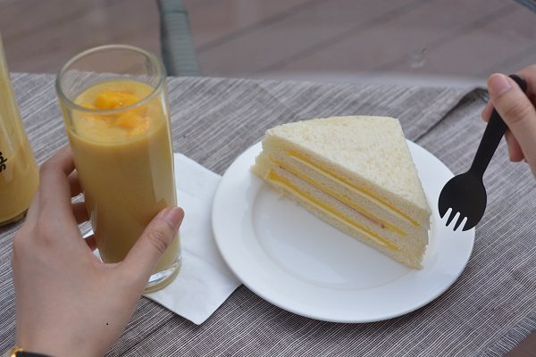 芒果早餐奶,有没有简单而又充满元气的感觉。