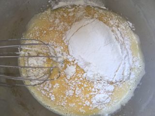 独角兽奶黄包,过筛普通面粉跟澄粉