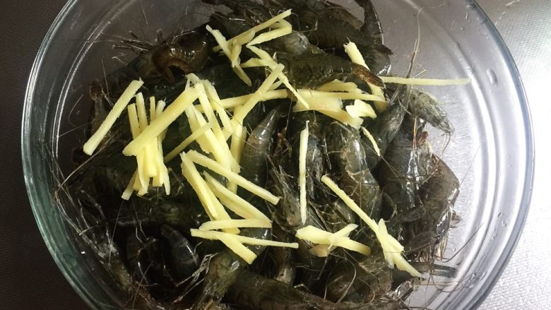 醉虾 —— 夏日极品 鲜美无比,放上姜丝