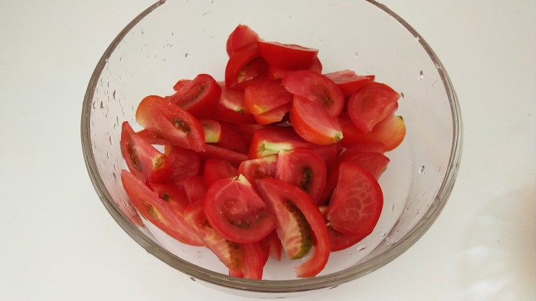 最简单的家常菜做法~番茄炒蛋,番茄切片