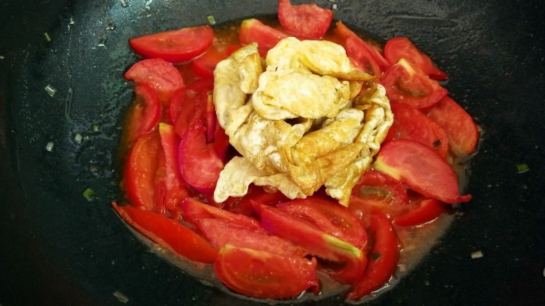 最简单的家常菜做法~番茄炒蛋,下鸡蛋炒匀