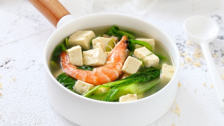 鲜虾小白菜豆腐汤,成品图
