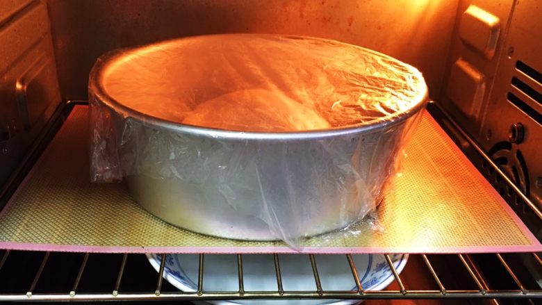 糖粒儿哈斯面包,烤箱发酵档，底部放一碗热水，发酵60分钟，30分钟更换一次热水。