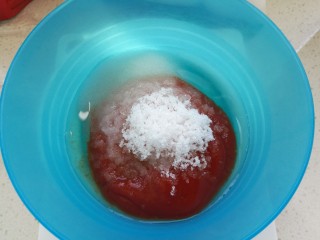 茄汁大虾,番茄酱加入白糖米醋混合均匀