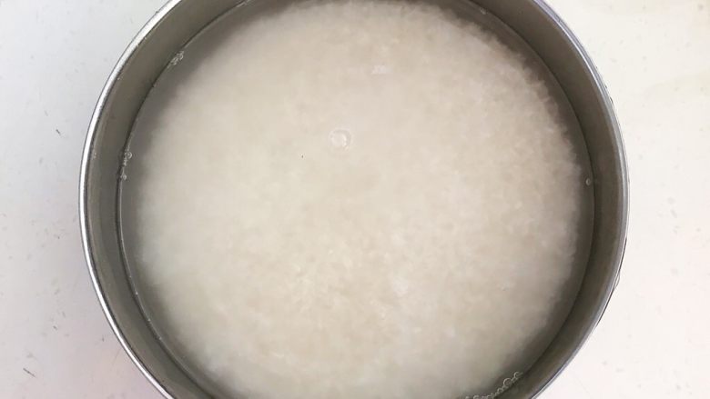 非常独特的东北饭包,大米用冷水淘米