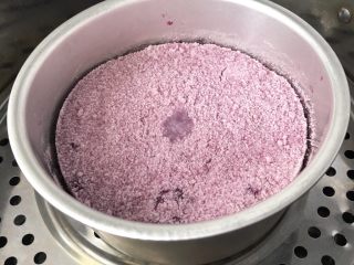 紫薯松糕,蒸好了微微凉即可轻易脱模