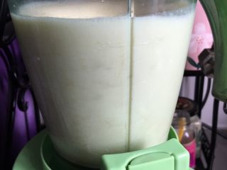 减肥食谱一苹果香蕉奶昔,放牛奶