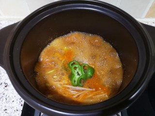 韩式大酱汤,再次煮开放尖椒