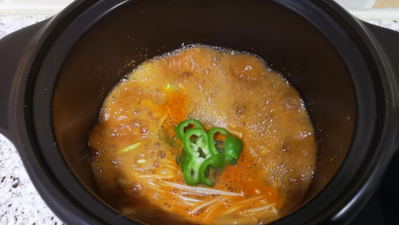 韩式大酱汤,再次煮开放尖椒