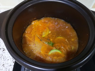 韩式大酱汤,煮开后改小火，煮五分钟出锅