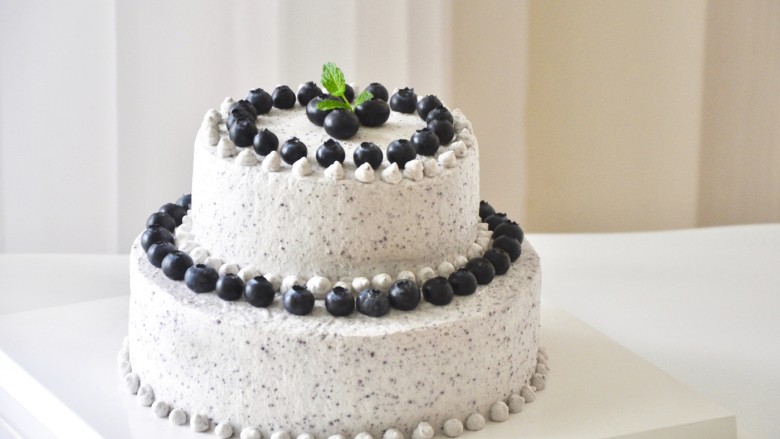 双层蓝莓蛋糕