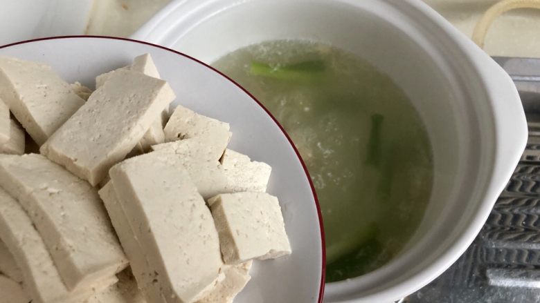 红梅映雪祈安平➕冬瓜咸肉炖豆腐,加入卤水豆腐